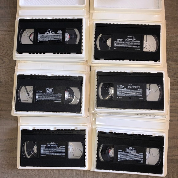 Lot of 6 Disney VHS tapes in original soft cases - Picture 2 of 6